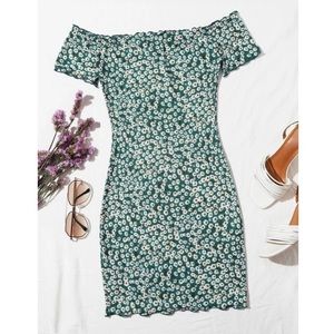 🌈Brand new off the shoulder green dress